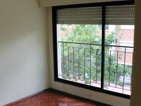 Apartamento, 2 Dormitorios Pocitos, Excelente Ubicación