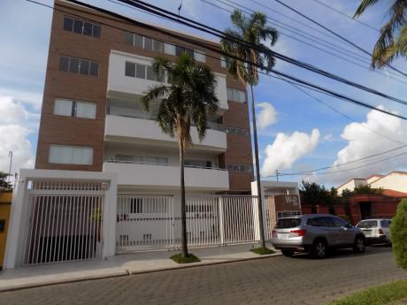 Departamento En Alquiler, Barrio Hamacas