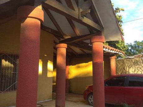 Casa En Venta - Pampa De La Isla