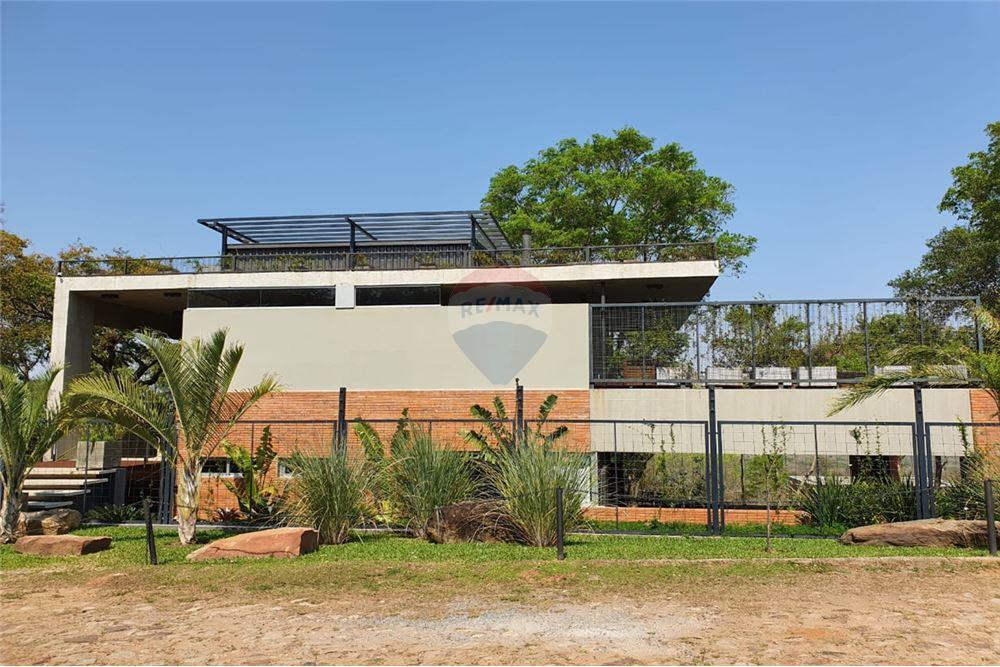 HERMOSA CASA EN LAS COLINAS CON VISTA AL LAGO — foto 3