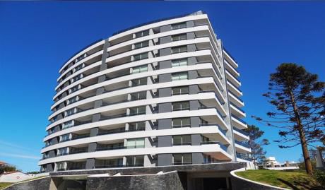 Punta Del Este. A Estrenar !!! Hermoso Departamento En Torre Esmeralda. A Pasos Del Mar.