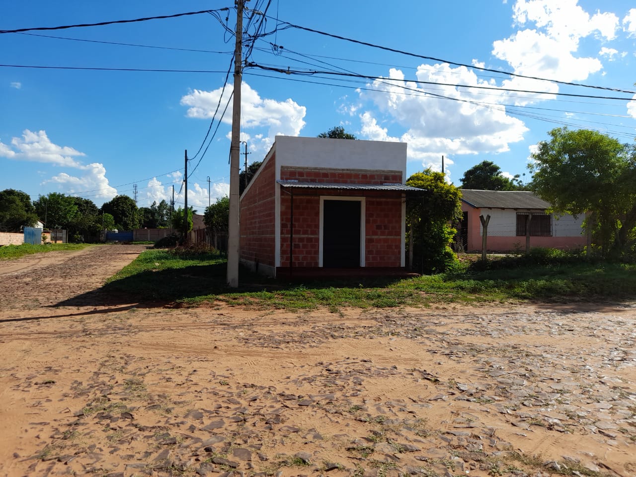 Vendo Casa En San Lorenzo Con Excelente Ubicación. Ref. K7828