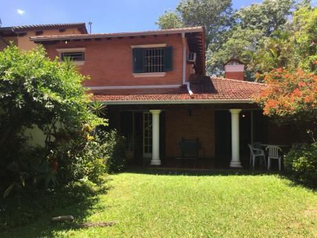 Se Vende Casa De 3 Dormitorios En Barrio Mburucuya