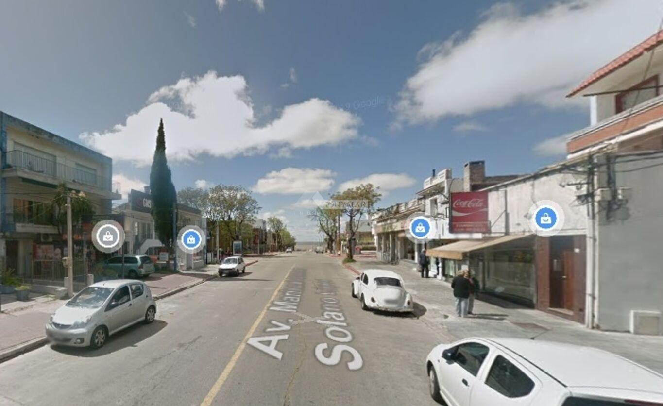ALQUILER LOCAL COMERCIAL BUCEO SOLANO LOPEZ ESQUINA DIAMANTIS Y PASOS RAMBLA 150m2 · Foto 6