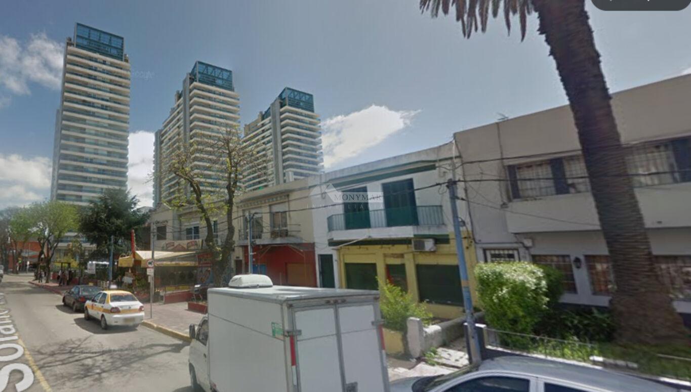 ALQUILER LOCAL COMERCIAL BUCEO SOLANO LOPEZ ESQUINA DIAMANTIS Y PASOS RAMBLA 150m2 · Foto 1