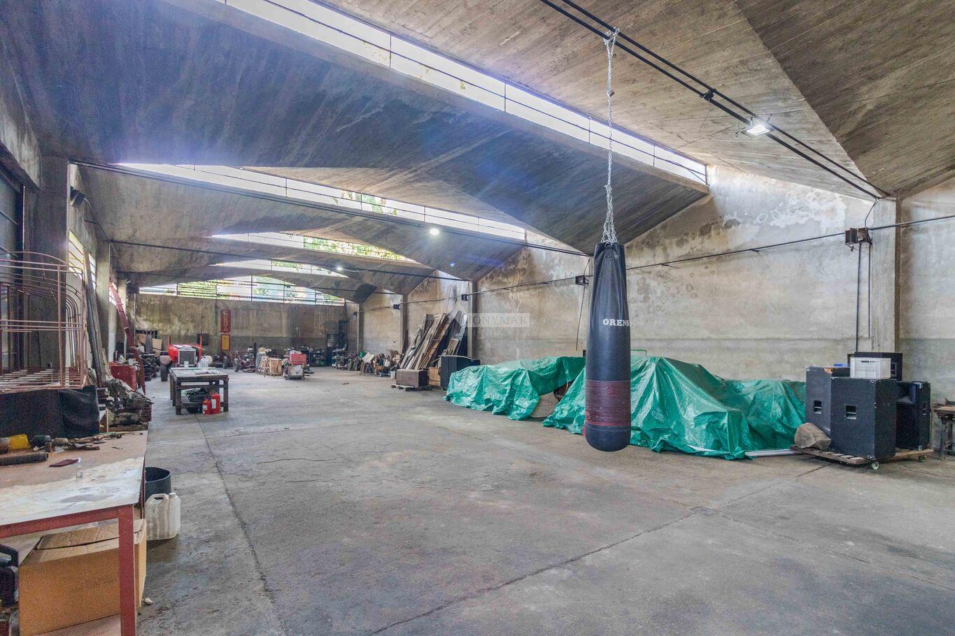 ALQUILER Y VENTA LOCAL GALPON DEPOSITO SAYAGO GARZON Y ARIEL 869m2 UNICO CON TECHO ARQ. DIESTE · Foto 3