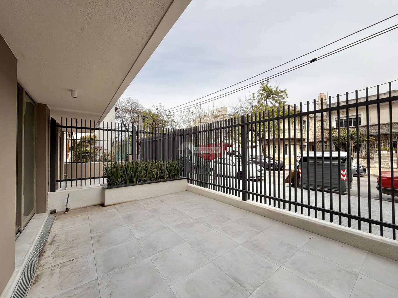 ALQUILER APARTAMENTO 1 DORMITORIO PARQUE RODO MAGGIOLO Y SARMIENTO ED. DECO MAGGIOLO PATIO · Foto 8