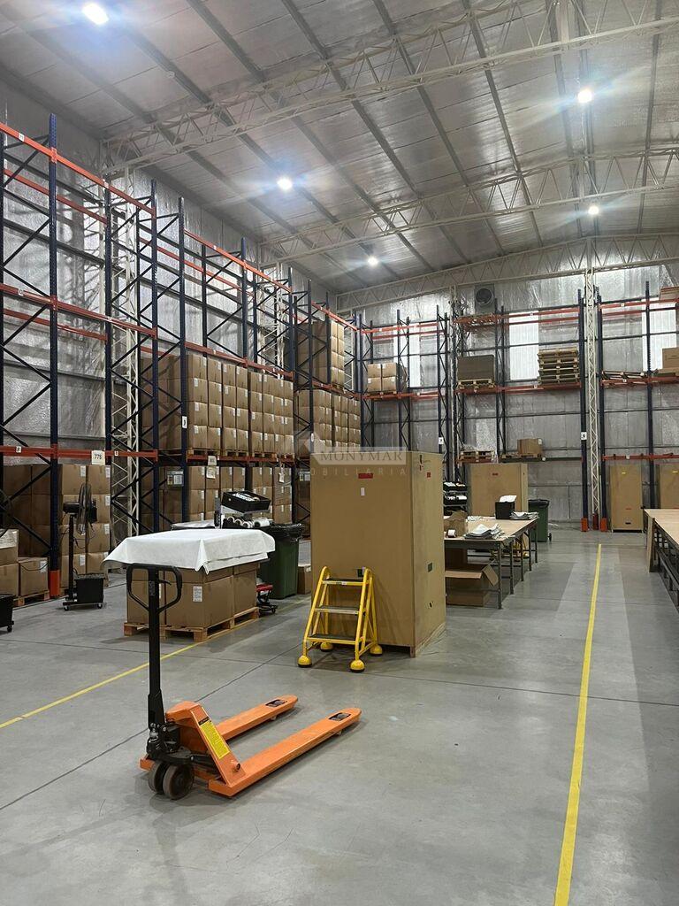 ALQUILER LOCAL GALPON DEPOSITO BARROS BLANCOS COMO A ESTRENAR 500m2 con RACKS Y ALTURA DE 8mts