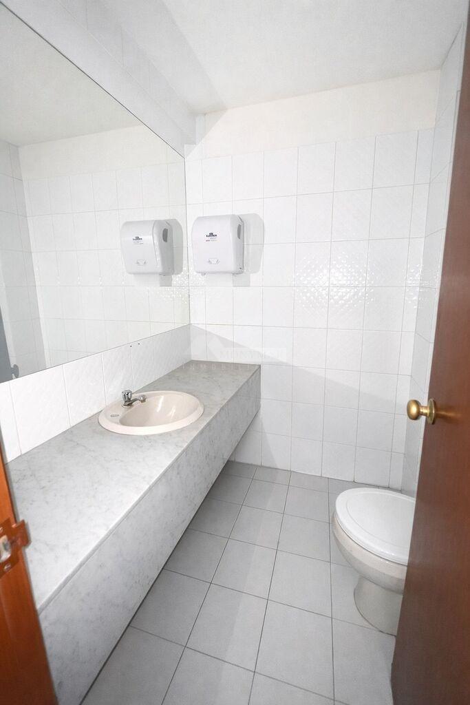 OFICINA CIUDAD VIEJA ALQUILER VENTA PLAZA INDEPENDENCIA CATEGORIA CON VIG 24 HS. · Foto 4