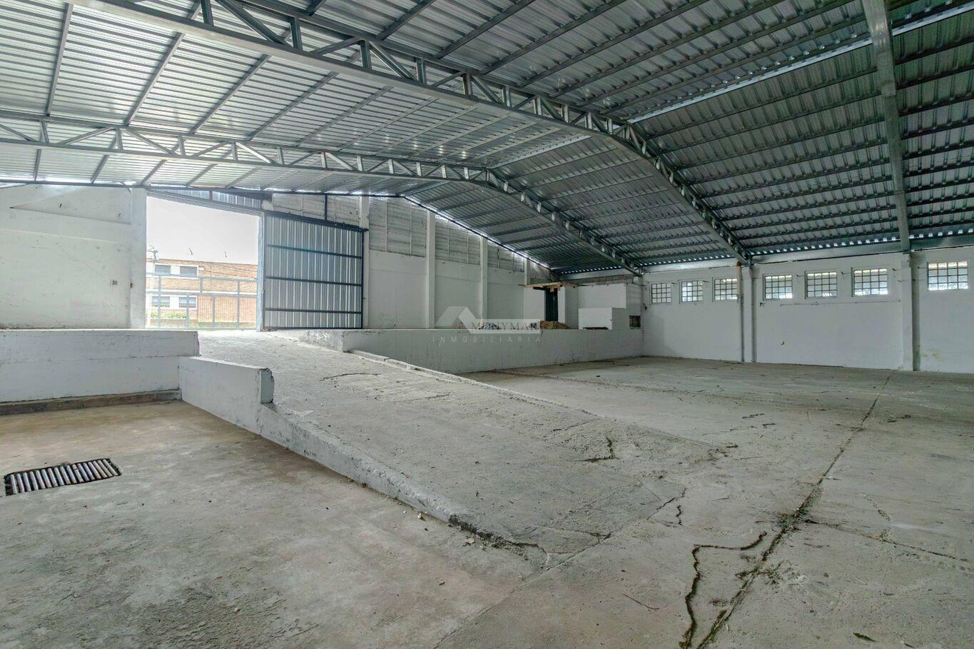 ALQUILER LOCAL GALPON DEPOSITO LOGISTICA NUEVO PARIS 1000m2 EMANCIPACIÓN A MTS DE AVENIDA GARZON · Foto 3