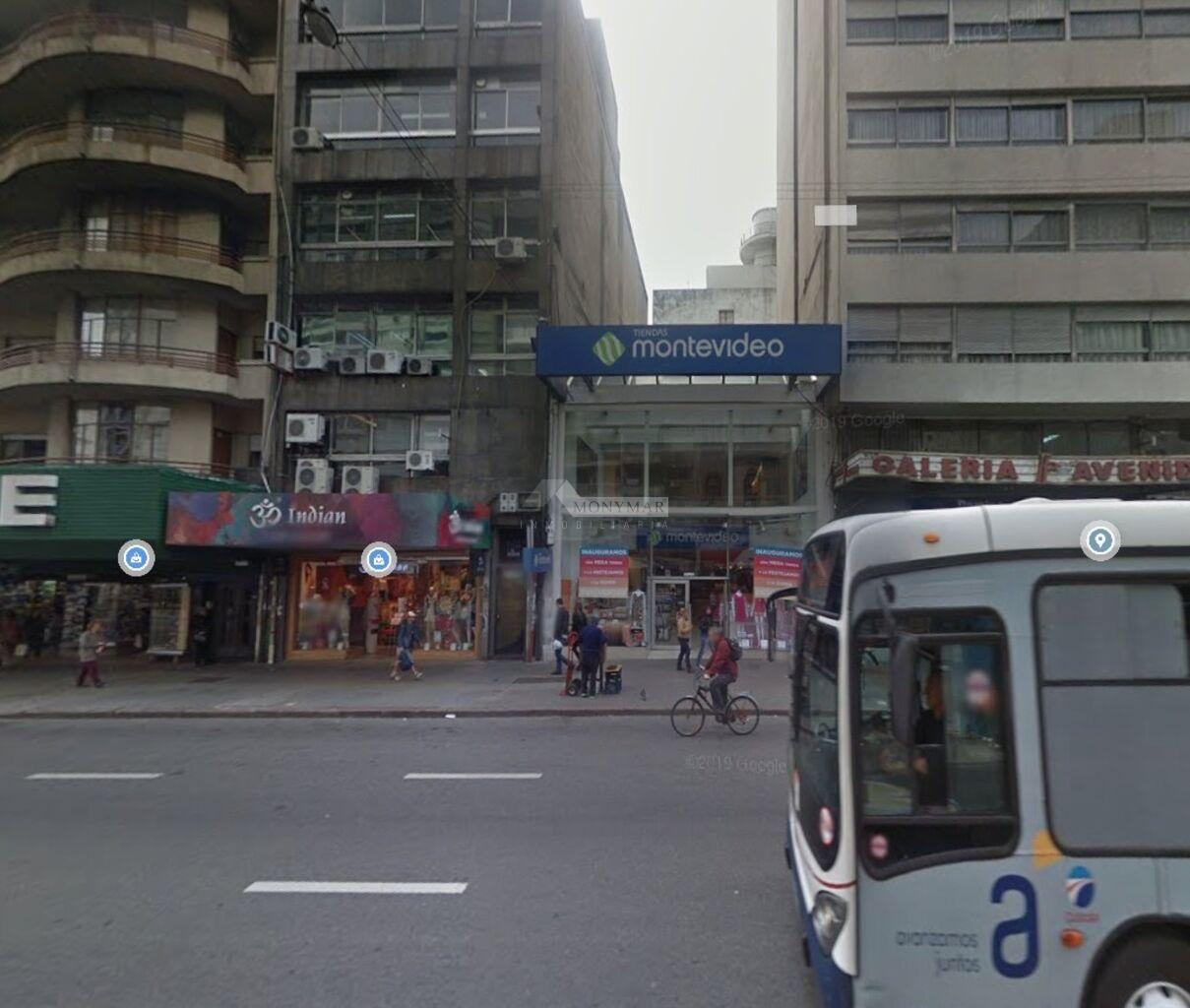 ALQUILER LOCAL COMERCIAL CORDÓN 18 DE JULIO ENFRENTE A IMM LUGAR ESTRATÉGICO 578m2