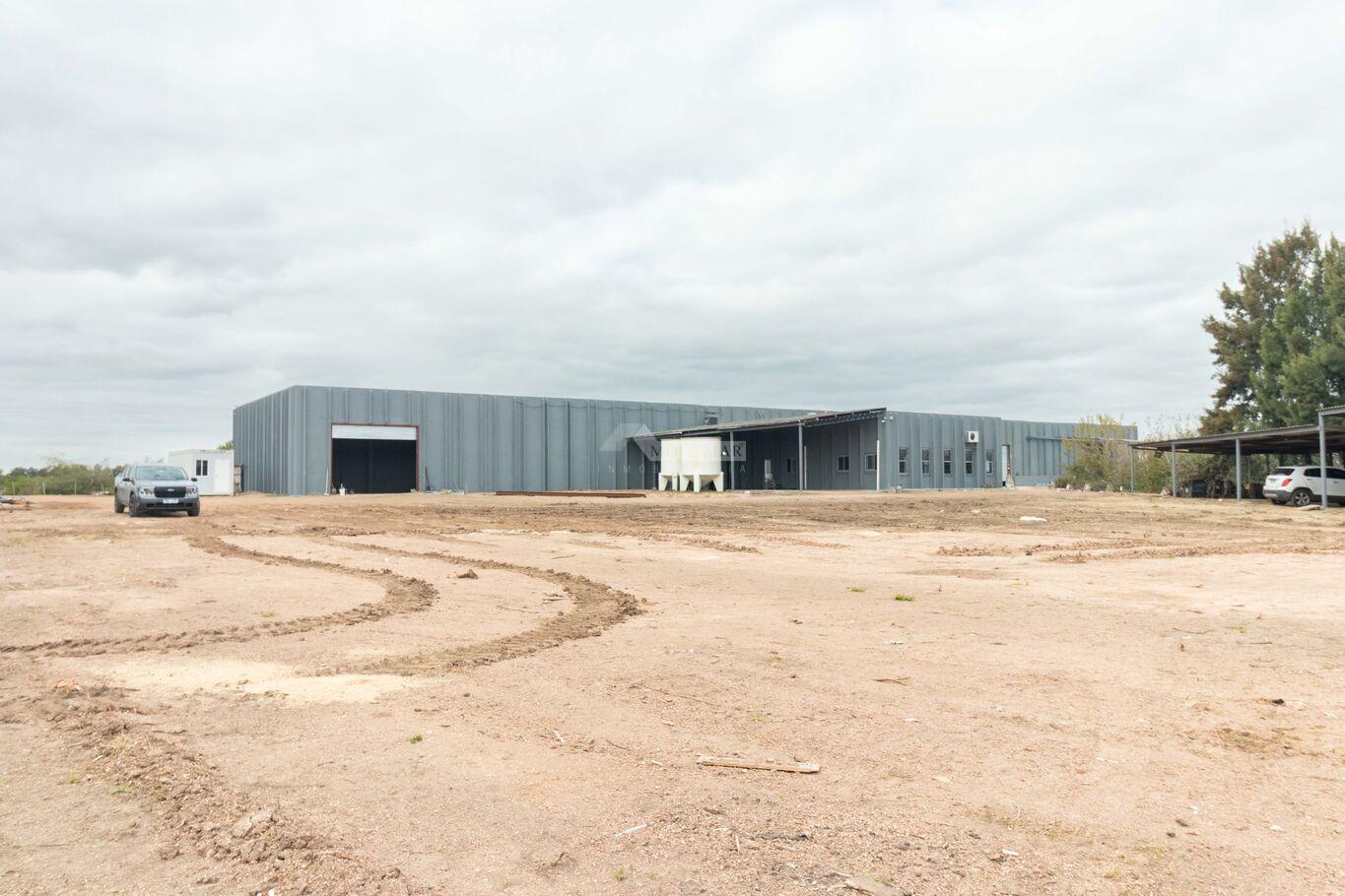VENTA ALQUILER LOCAL GALPON DEPOSITO INDUSTRIA LAS PIEDRAS 2200m2 en 8 há 2332m HORMIGON PREMOLDEADO · Foto 9