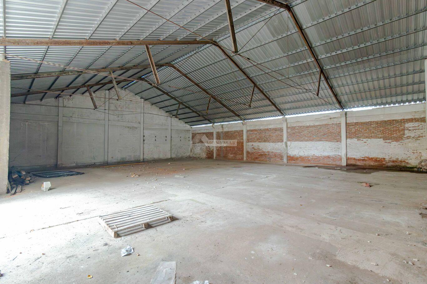 ALQUILER LOCAL GALPON DEPOSITO LOGISTICA NUEVO PARIS 665m2 EMANCIPACIÓN  MTS DE AVENIDA GARZON