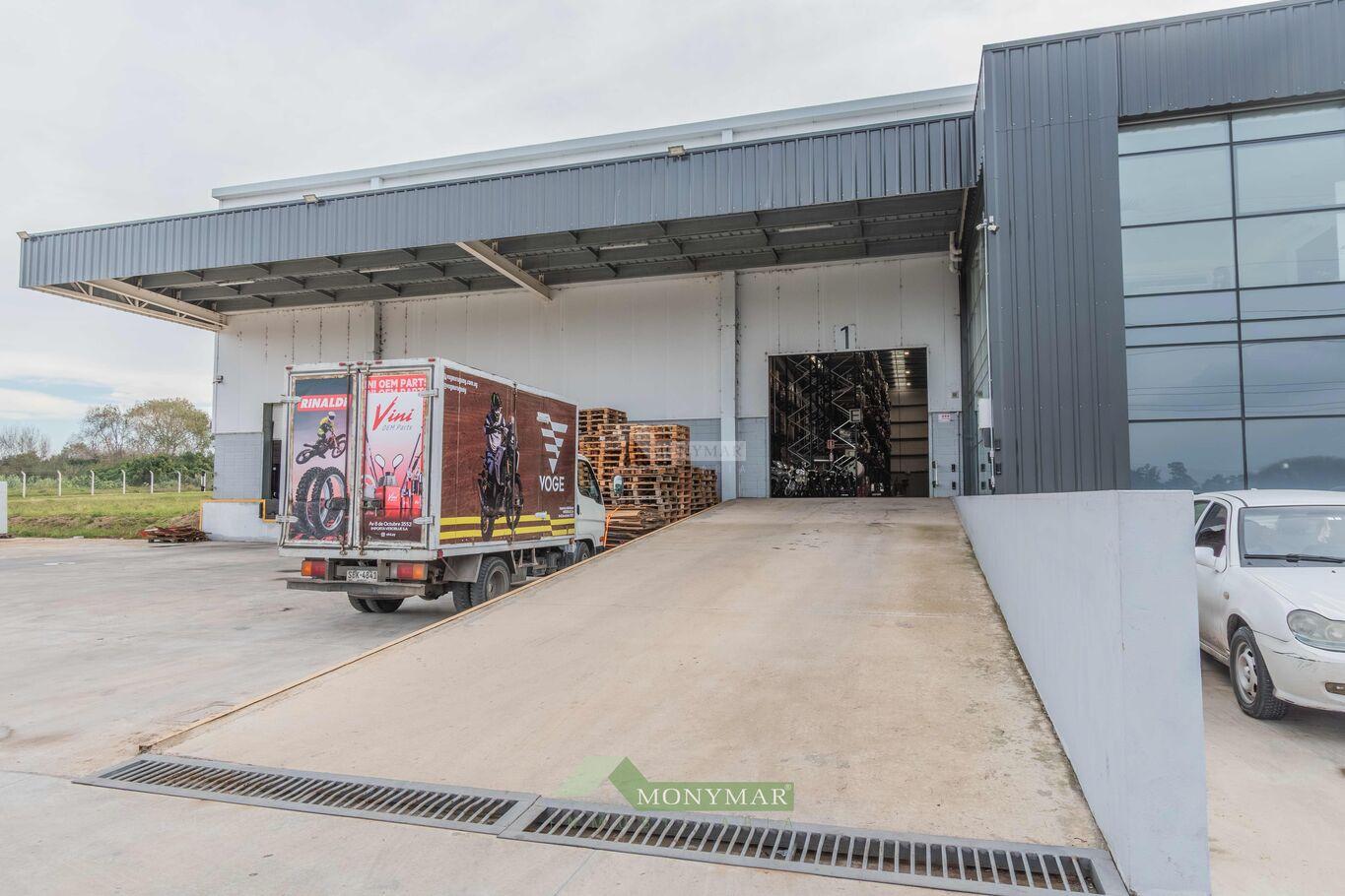 ALQUILER LOCAL GALPON DEPOSITO PUNTA DE RIELES SUSANA PINTOS 1800m2 MUELLES DE CARGA ESTRENA · Foto 5