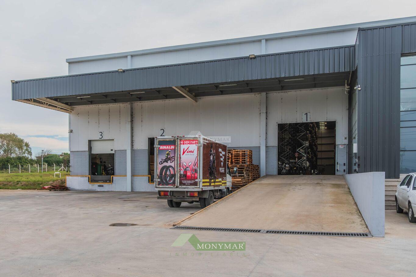 ALQUILER LOCAL GALPON DEPOSITO PUNTA DE RIELES SUSANA PINTOS 1800m2 MUELLES DE CARGA ESTRENA · Foto 3