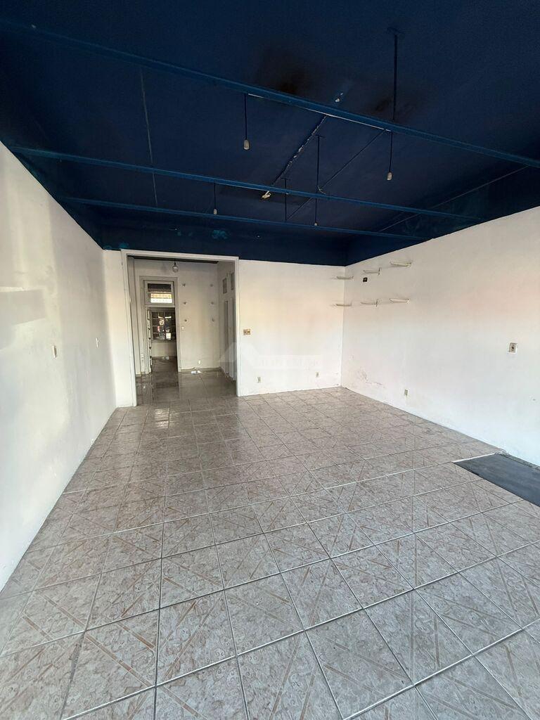 ALQUILER LOCAL COMERCIAL FLOR DE MAROÑAS CAMINO MALDONADO Y OSVALDO CRUZ oficina baño cocina sotano · Foto 6