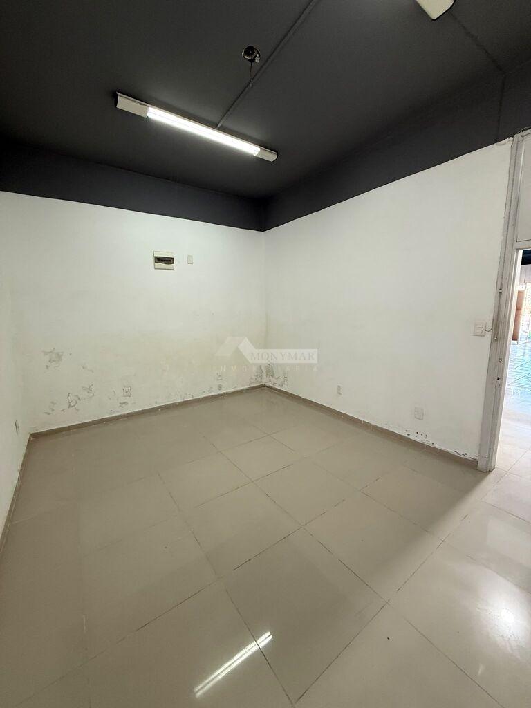 ALQUILER LOCAL COMERCIAL FLOR DE MAROÑAS CAMINO MALDONADO Y OSVALDO CRUZ oficina baño cocina sotano · Foto 10