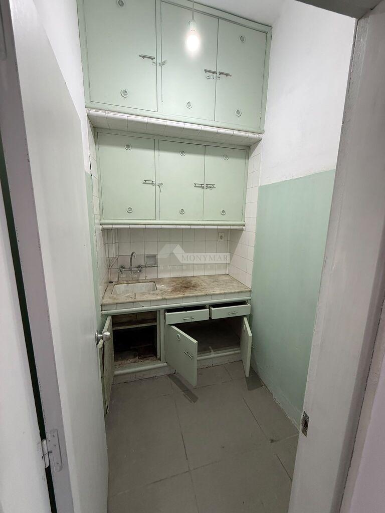 ALQUILER LOCAL COMERCIAL FLOR DE MAROÑAS CAMINO MALDONADO Y OSVALDO CRUZ oficina baño cocina sotano · Foto 8