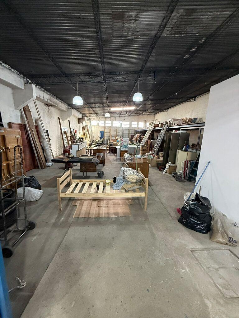 ALQUILER LOCAL COMERCIAL FLOR DE MAROÑAS CAMINO MALDONADO SALON 310m2 + entrepiso 60m2 · Foto 6