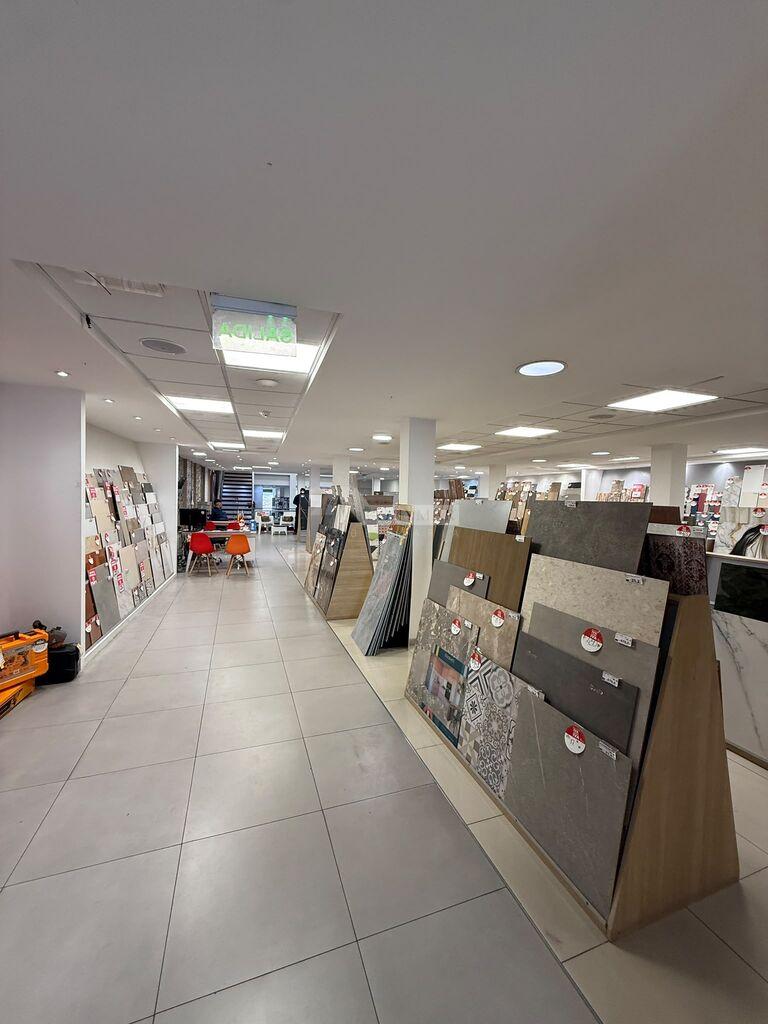 ALQUILER  LOCAL COMERCIAL GALPON DEPOSITO UNION SOBRE 8 DE OCTUBRE 1154m2 · Foto 11
