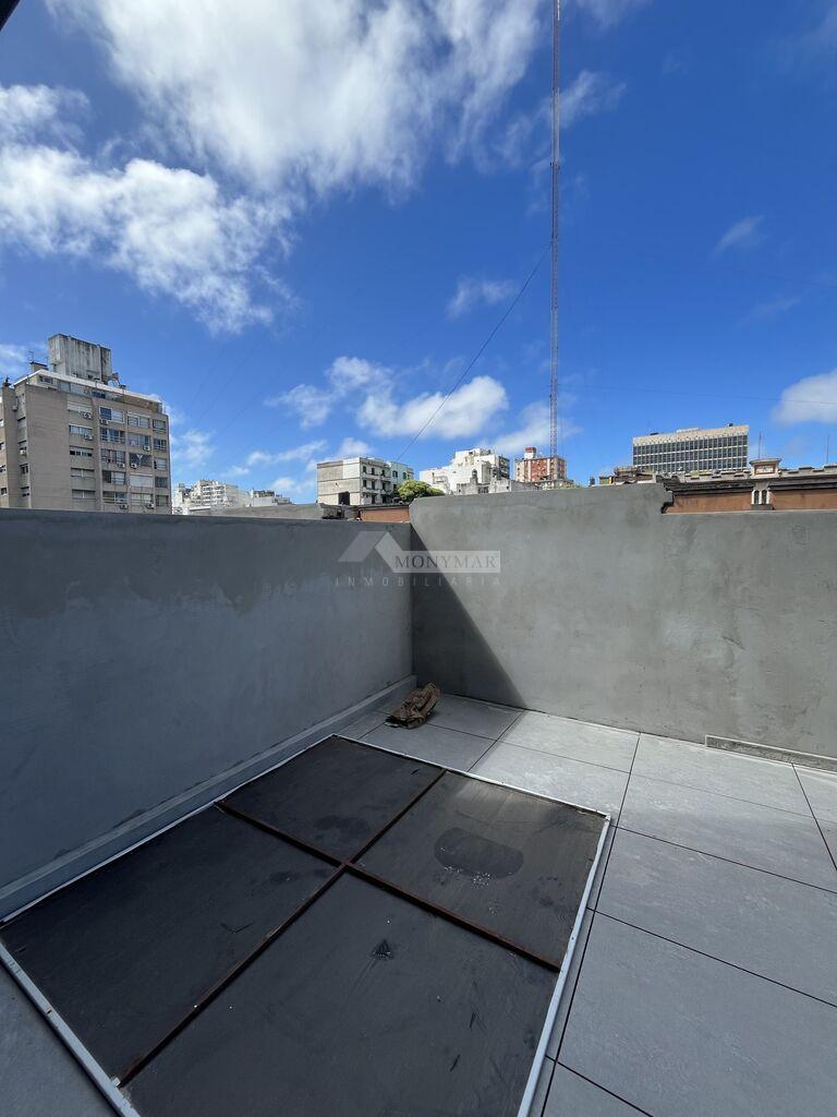 VENTA ALQUILER APARTAMENTO 1 DORMITORIO CORDÓN MERCEDES Y MAGALLANES TIPO PENTHOUSE TERRAZA · Foto 3