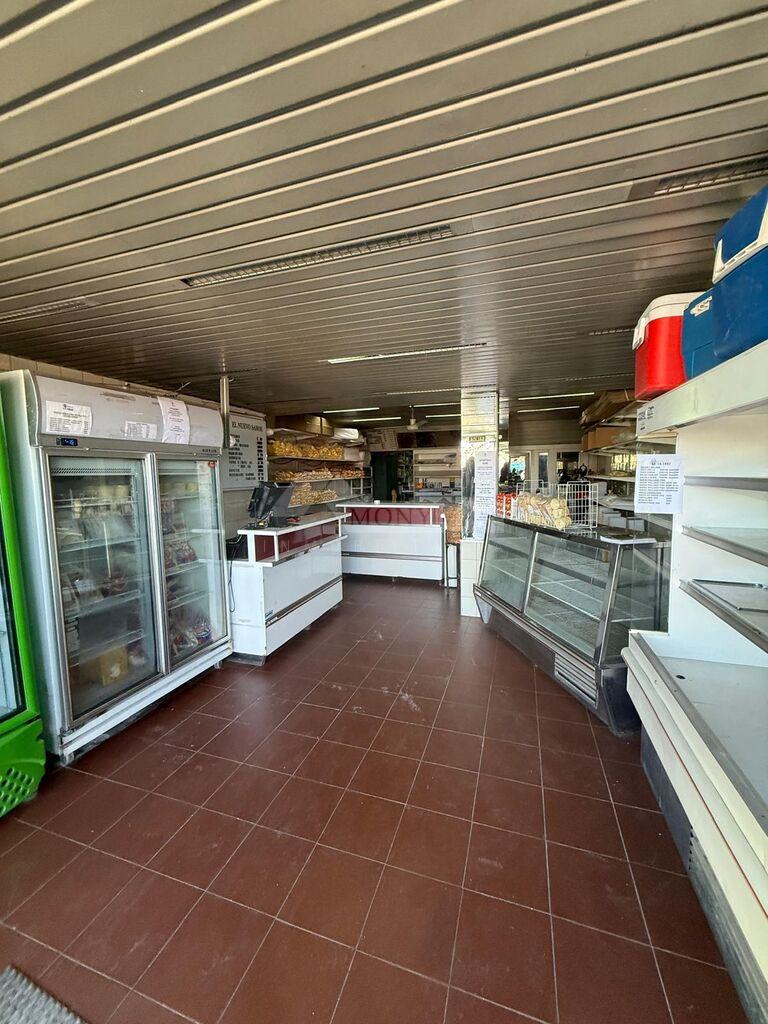 VENTA ALQUILER LOCAL COMERCIAL CAMINO CARRASCO CRUZ DE CARRASCO 378m2 CON ESTACIONAMIENTO · Foto 5