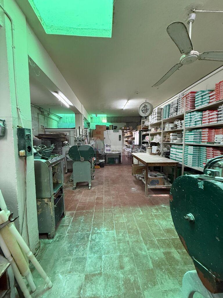 VENTA ALQUILER LOCAL COMERCIAL CAMINO CARRASCO CRUZ DE CARRASCO 378m2 CON ESTACIONAMIENTO · Foto 8