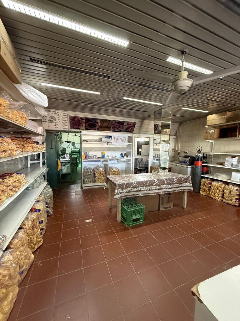 VENTA ALQUILER LOCAL COMERCIAL CAMINO CARRASCO CRUZ DE CARRASCO 378m2 CON ESTACIONAMIENTO · Foto 1
