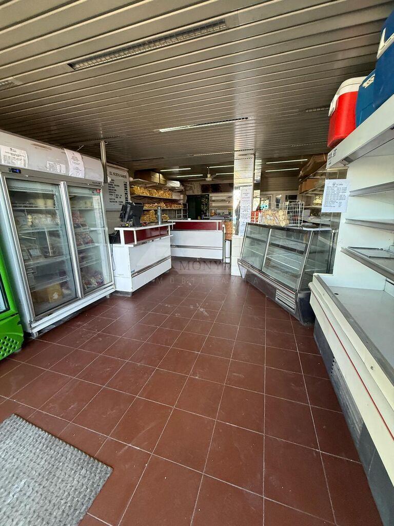 VENTA ALQUILER LOCAL COMERCIAL CAMINO CARRASCO CRUZ DE CARRASCO 378m2 CON ESTACIONAMIENTO · Foto 3