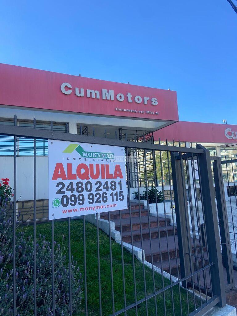 ALQUILER LOCAL COMERCIAL GALPON DEPOSITO AVENIDA ITALIA FRENTE PLAZA ITALIA SHOPPING ESTACIONAMIENTO · Foto 1