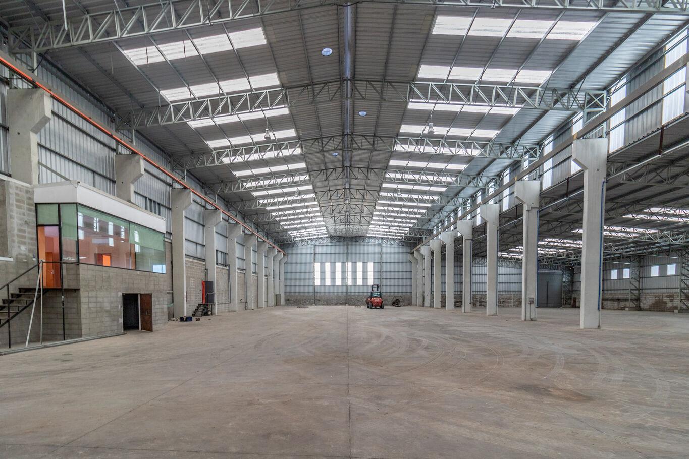 ALQUILER LOCAL GALPON DEPOSITO INDUSTRIA RUTA 5 LAS PIEDRAS 3399m2 CALIDAD PREMIUM! · Foto 5