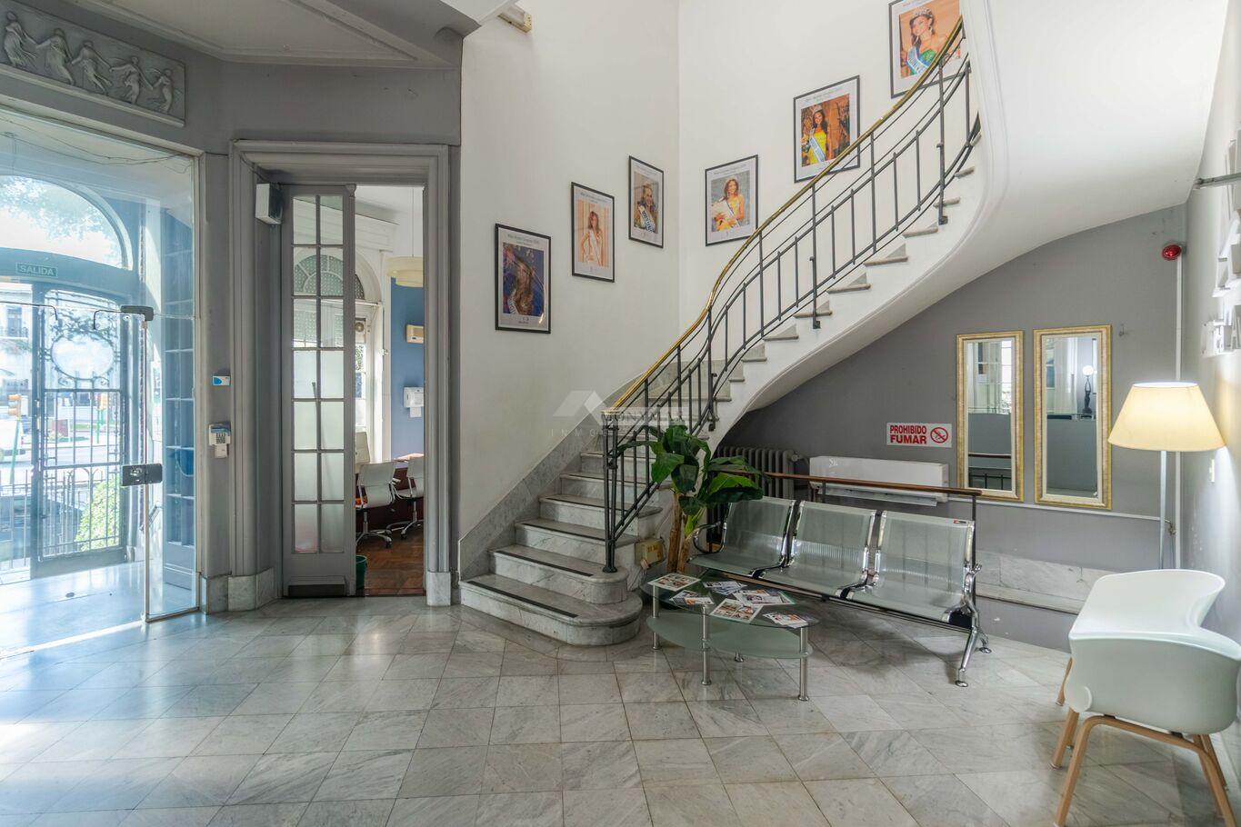 ALQUILER Y VENTA LOCAL POCITOS BR. ARTIGAS y AVENIDA BRASIL 12 AMBIENTES BAÑOS Y BLOCK QUIRURGICO