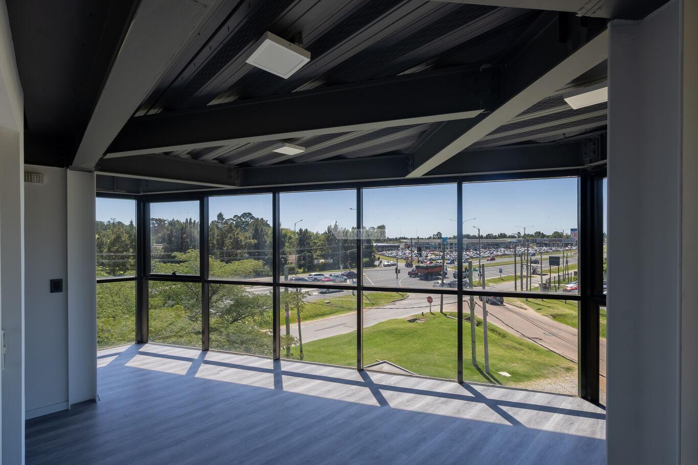 ALQUILER Y VENTA EDIFICIO CORPORATIVO LOCAL IDEAL CLINICA INTERBALNEARIA FRENTE CAR ONE · Foto 8