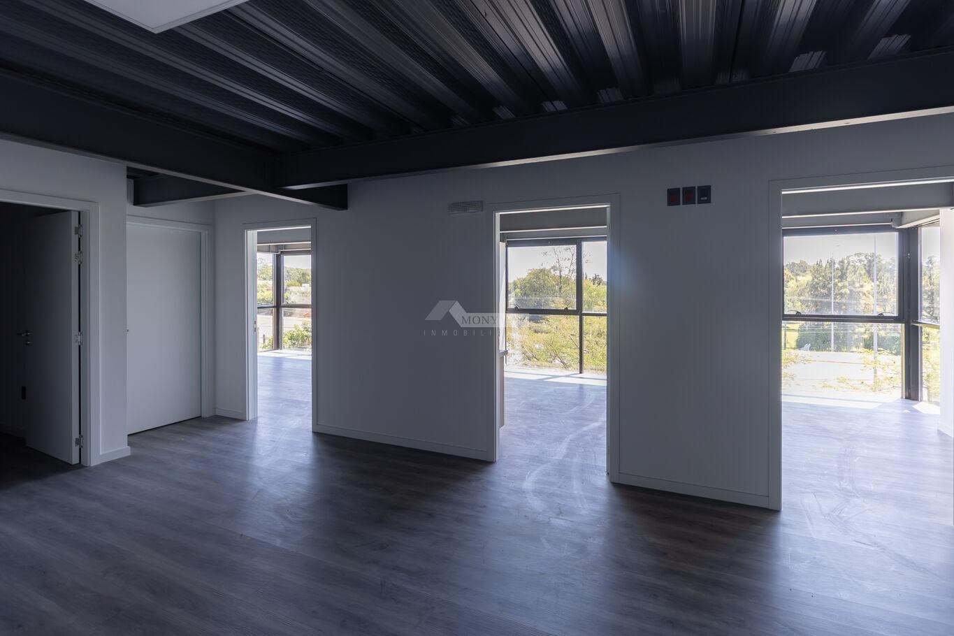 ALQUILER Y VENTA EDIFICIO CORPORATIVO LOCAL IDEAL CLINICA INTERBALNEARIA FRENTE CAR ONE · Foto 9