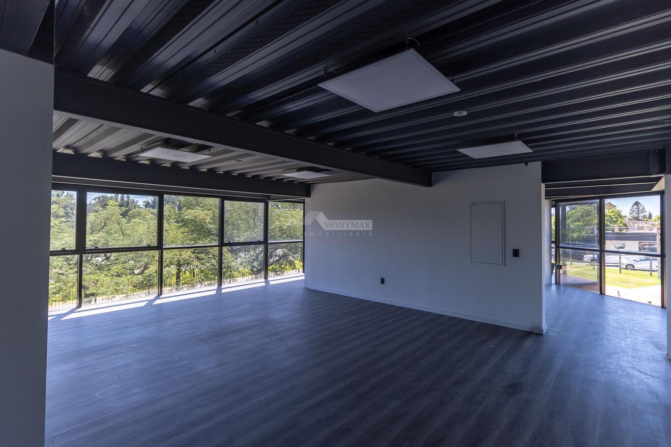 ALQUILER Y VENTA EDIFICIO CORPORATIVO LOCAL IDEAL CLINICA INTERBALNEARIA FRENTE CAR ONE · Foto 12