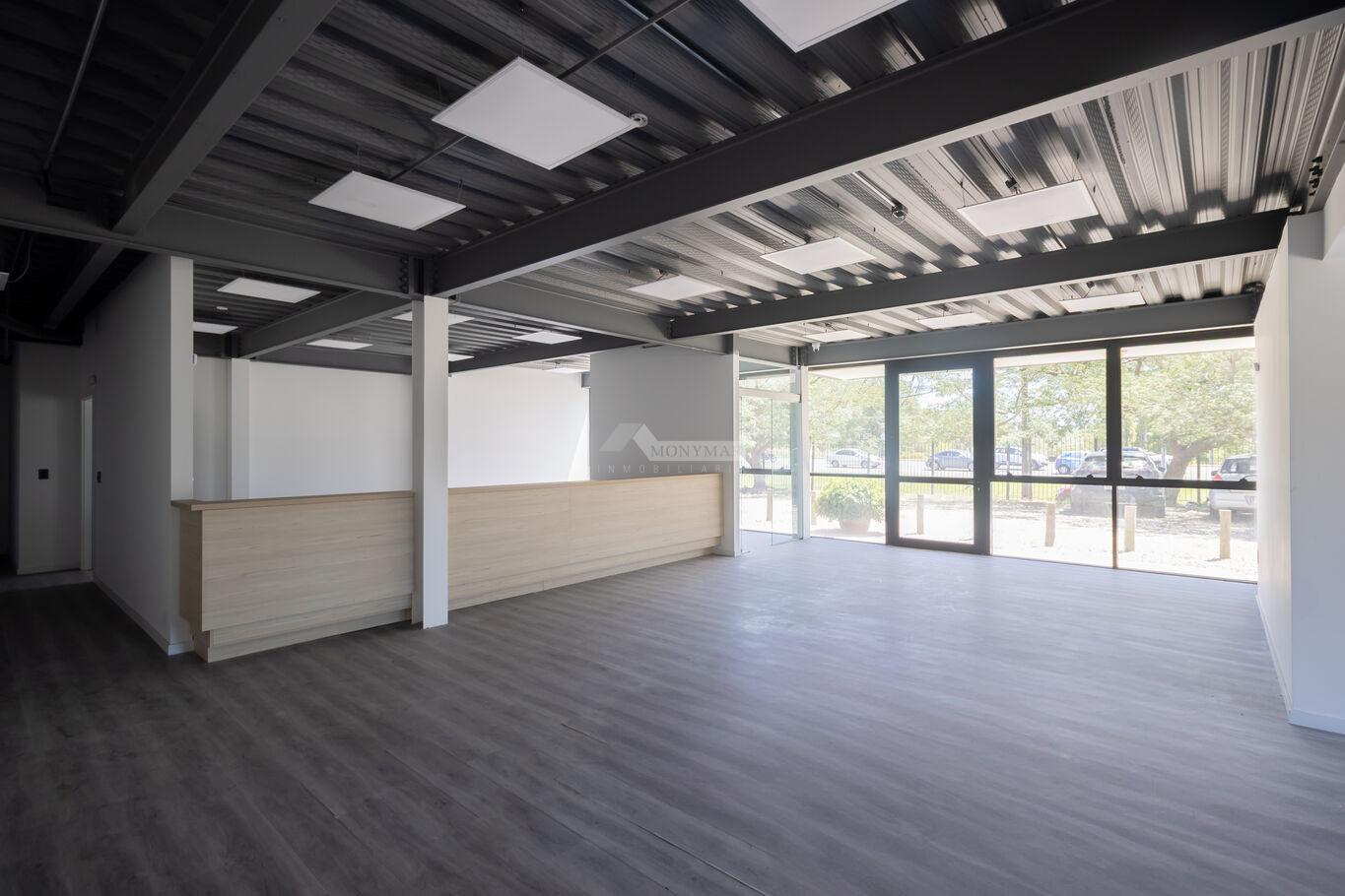 ALQUILER Y VENTA EDIFICIO CORPORATIVO LOCAL IDEAL CLINICA INTERBALNEARIA FRENTE CAR ONE · Foto 10