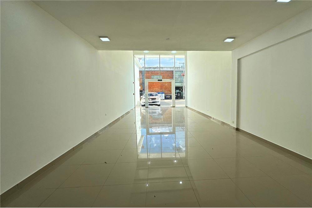 Alquilo local comercial en Asunción - Barrio Ycuá Satí — foto 3