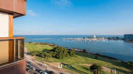 Apto. Con Espectacular Vista Al Puerto Del Buceo