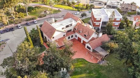 Gran Residencia Frente A Plaza De La Armada
