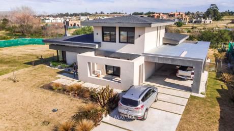 Excelente Casa En VIñedos De La Tahona