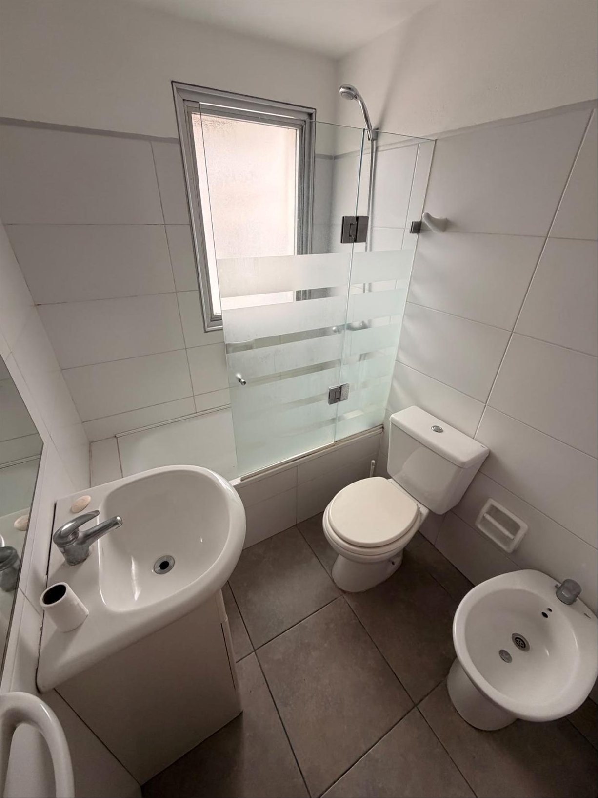 Apartamento en alquiler, 2 dormitorios, 2 baños, cochera, Pocitos. PEYROU · Foto 11