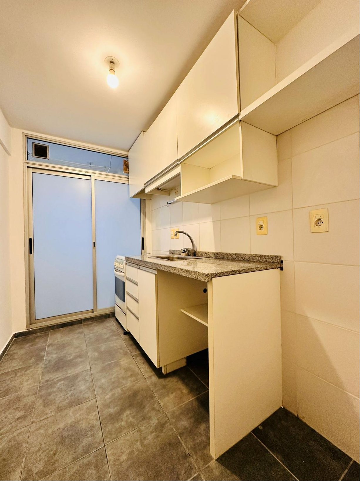 Apartamento en alquiler, 2 dormitorios, 2 baños, cochera, Pocitos. PEYROU · Foto 10