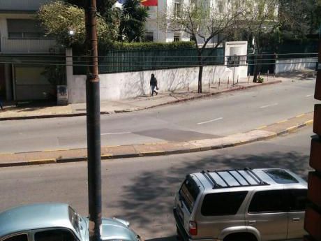 Apto. Sobre Avenida Prox. A Embajada De España