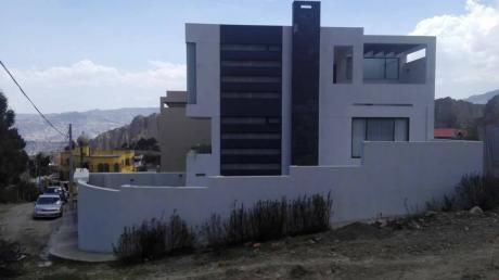 ( En Venta Casa Minimalista )) (( Achumani ))