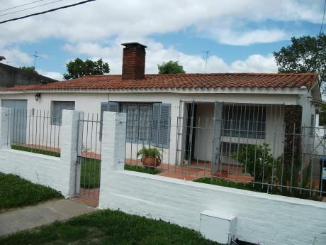 Hermosa Casa Próxima Al Centro De Pando