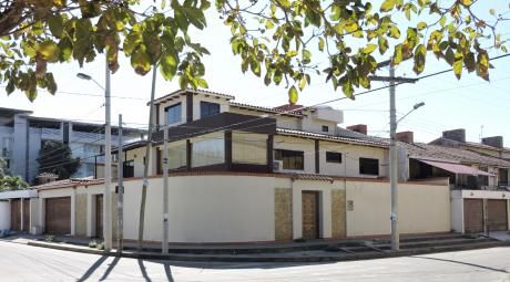Casa De 3 Plantas En Alquiler Para Empresa Zona Norte