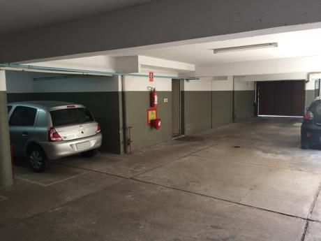 Excelente Lugar De Garage Fijo De Cómodo Acceso De Ingreso Y Salida.