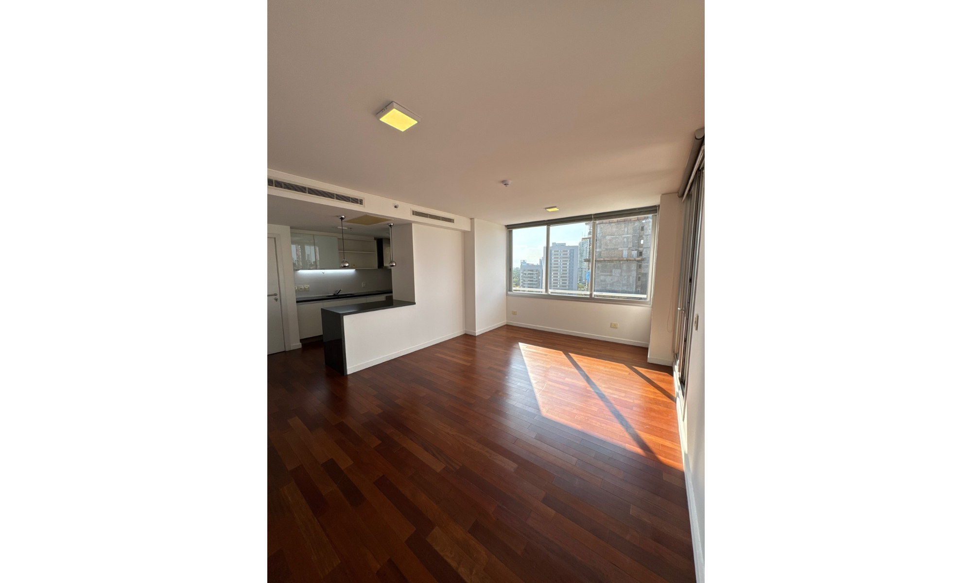 En Venta Departamento De 2 Dormitorios Zona Paseo La Galería — foto 2
