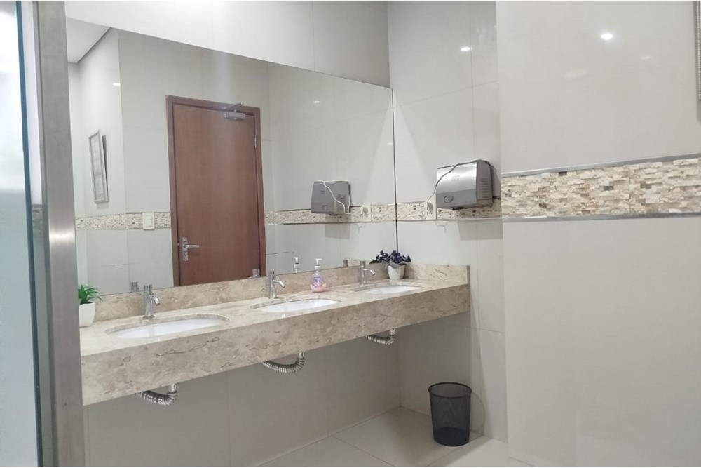 Local Comercial - Alquiler - Villa Morra, Paraguay — foto 2