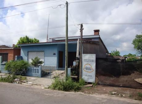 107796 - Casa De 2 Dormitorios En Venta En Melo- Cerro Largo